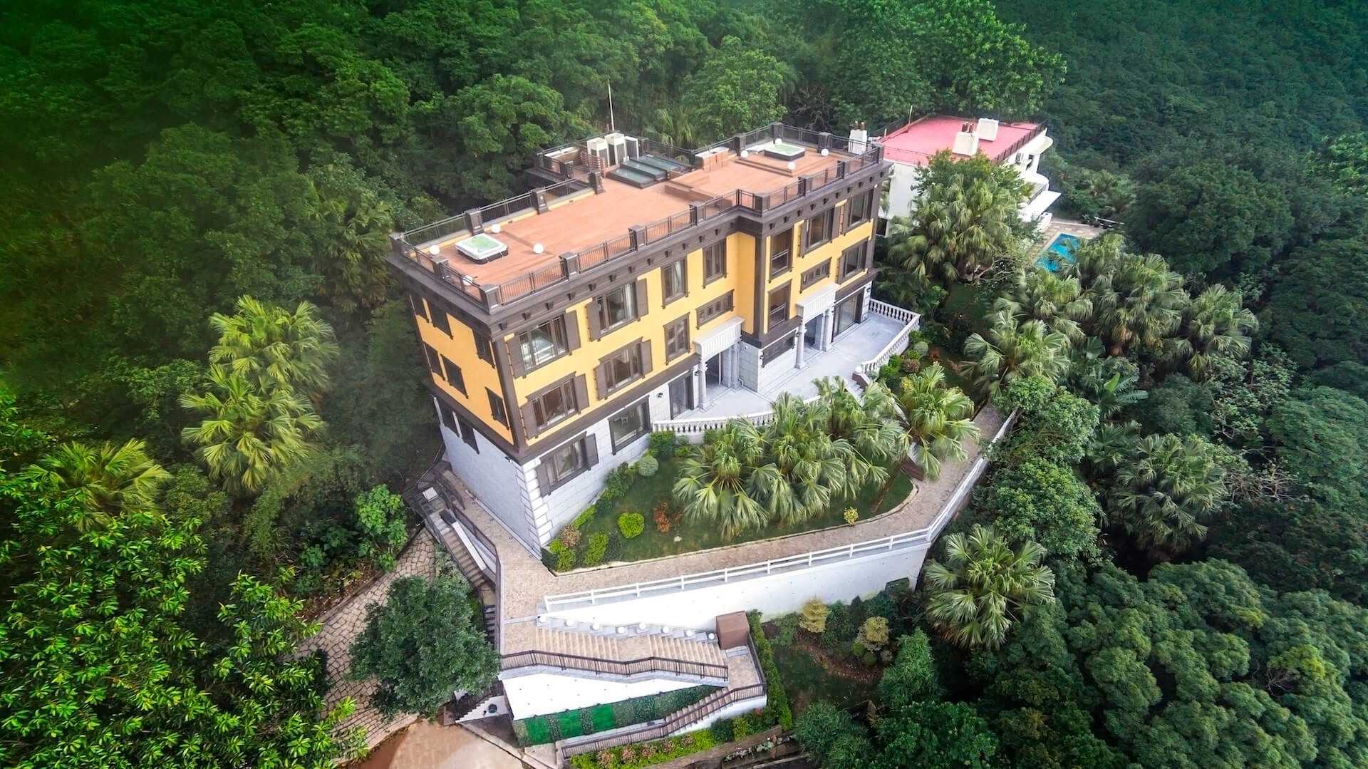 Residential building at Lugard Road, The Peak